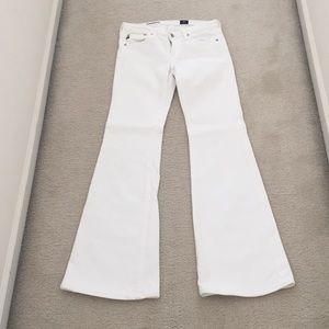 White AG The Belle Flare jeans size 26R.